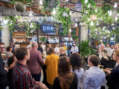 Servírka / číšník